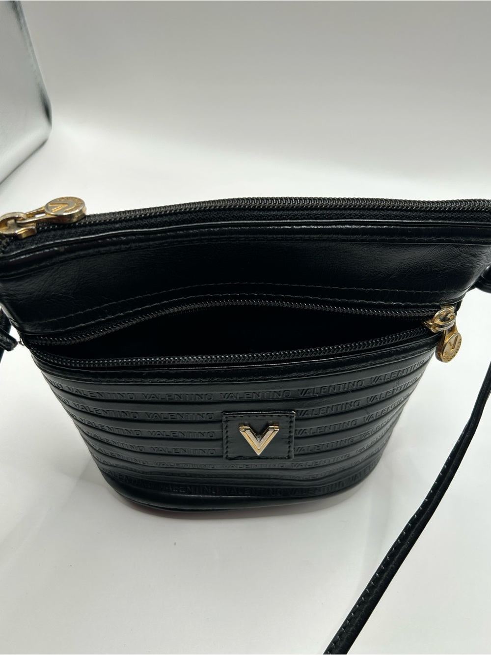 Mario Valentino Vintage Black Crossbody with Gold V Emblem - Picture 2 of 9